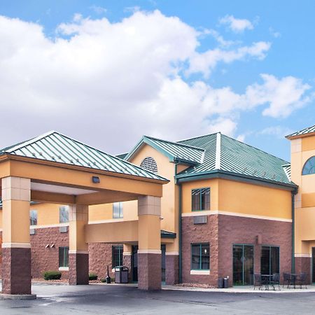 Days Inn By Wyndham Brewerton/ Syracuse Near Oneida Lake Exterior foto