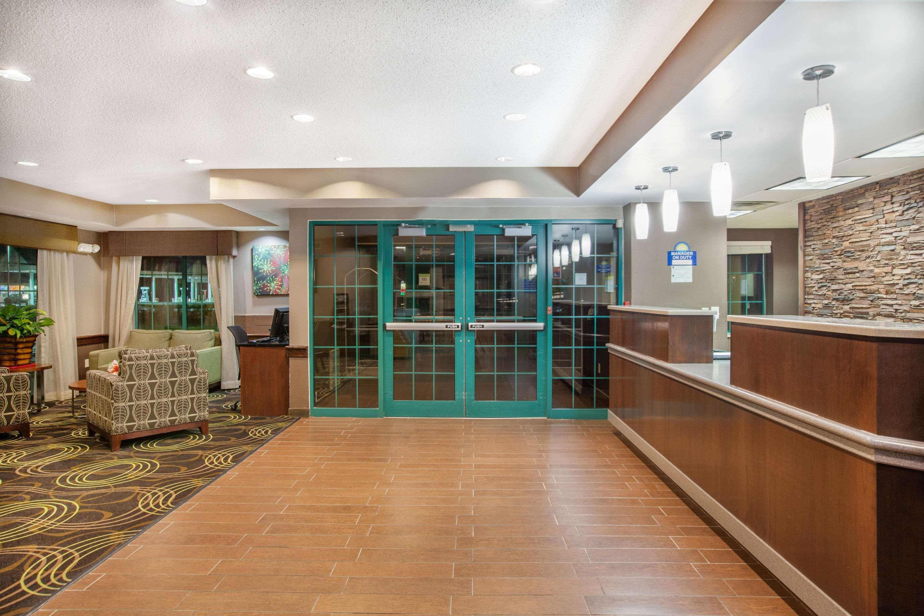 Days Inn By Wyndham Brewerton/ Syracuse Near Oneida Lake Exterior foto